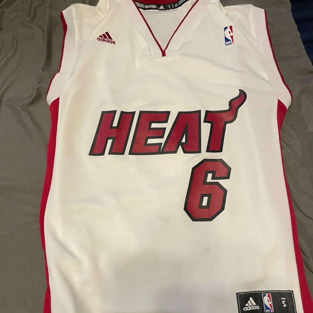 LeBron James Jersey